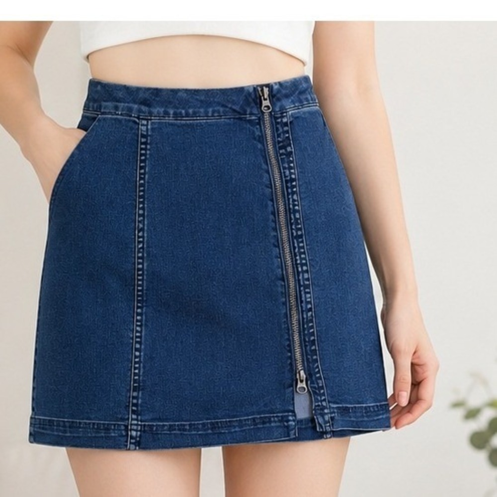 Free People Denim Skirt 6 Blue Mini Asymmetrical Zip Stretch Stretch Jean